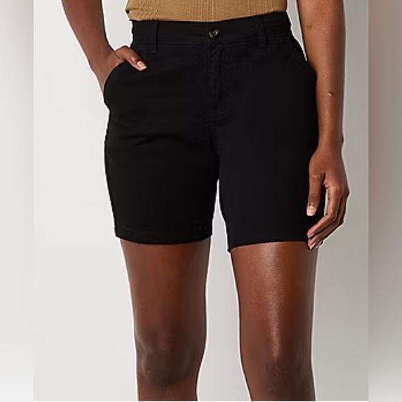 St. John's Bay Pants - St. John’s Bay | 7” Bermuda Shorts in Black Size 10P